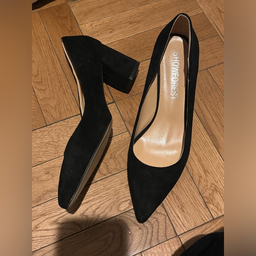 ShowForest black 3” block heels